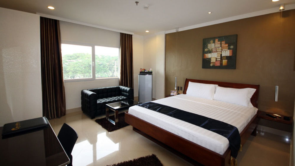 โรงแรมควีนส์ อังเฮเลส ภายนอก รูปภาพ